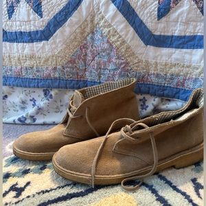 Clark’s tan suede low ankle shoe